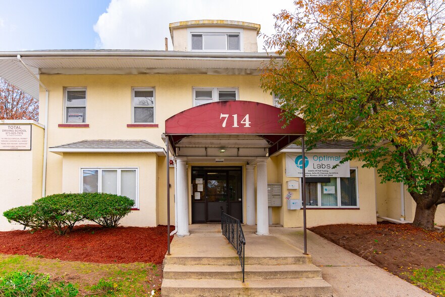 714-720 Broadway, Paterson, NJ for lease - Building Photo - Image 1 of 15