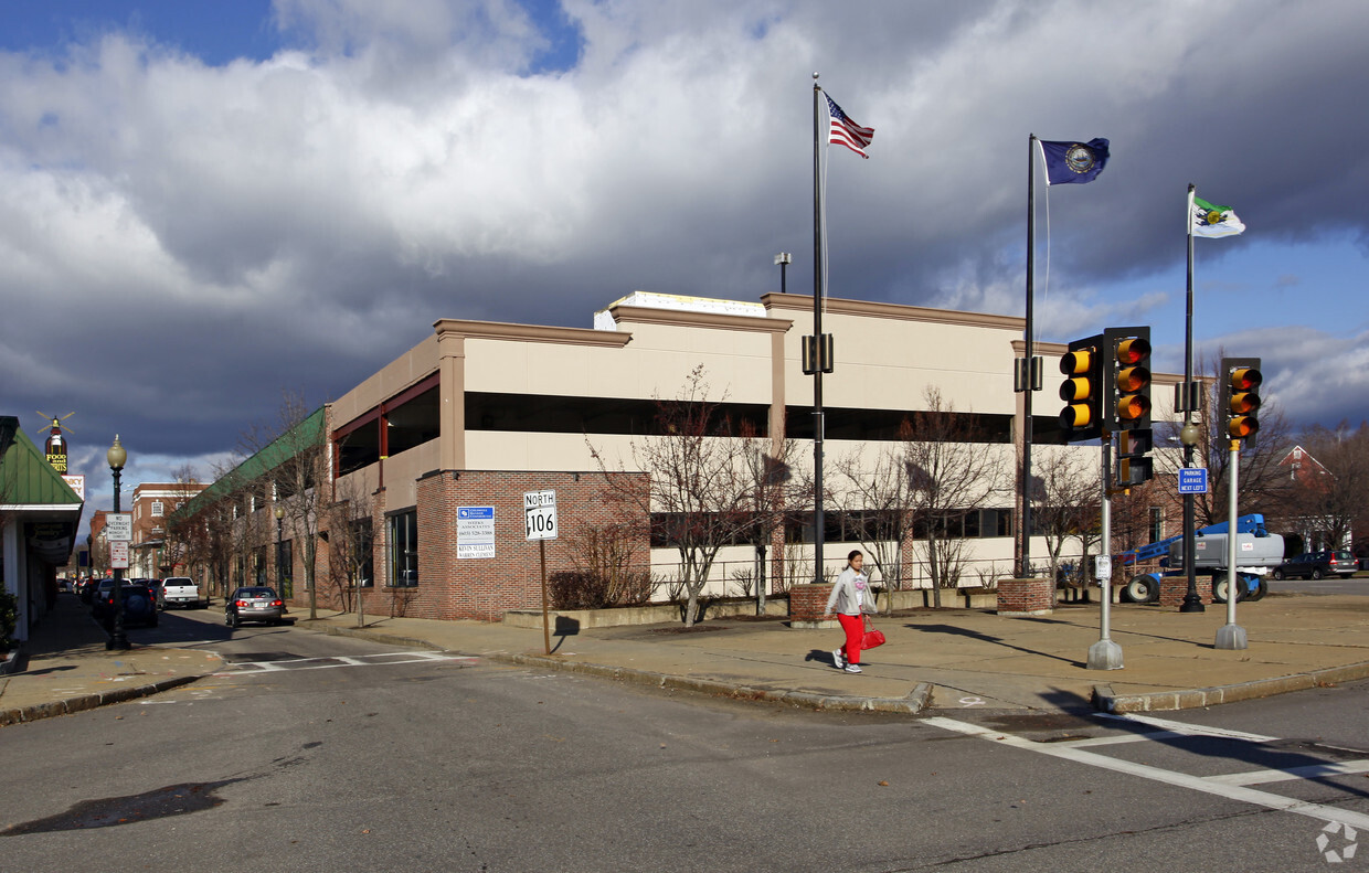 30 Beacon St E, Laconia, NH for lease Building Photo- Image 1 of 2