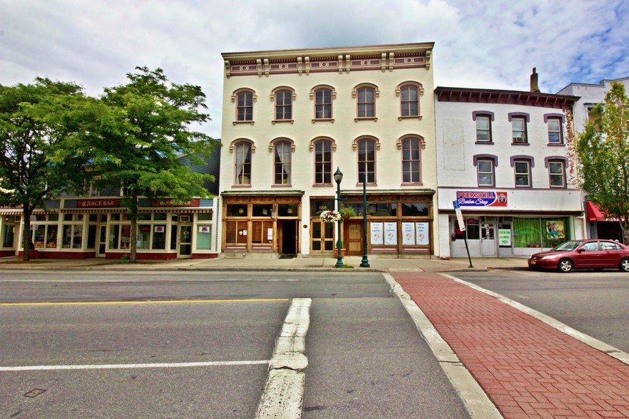 1008 Main St, Peekskill, NY for lease - Interior Photo - Image 1 of 14