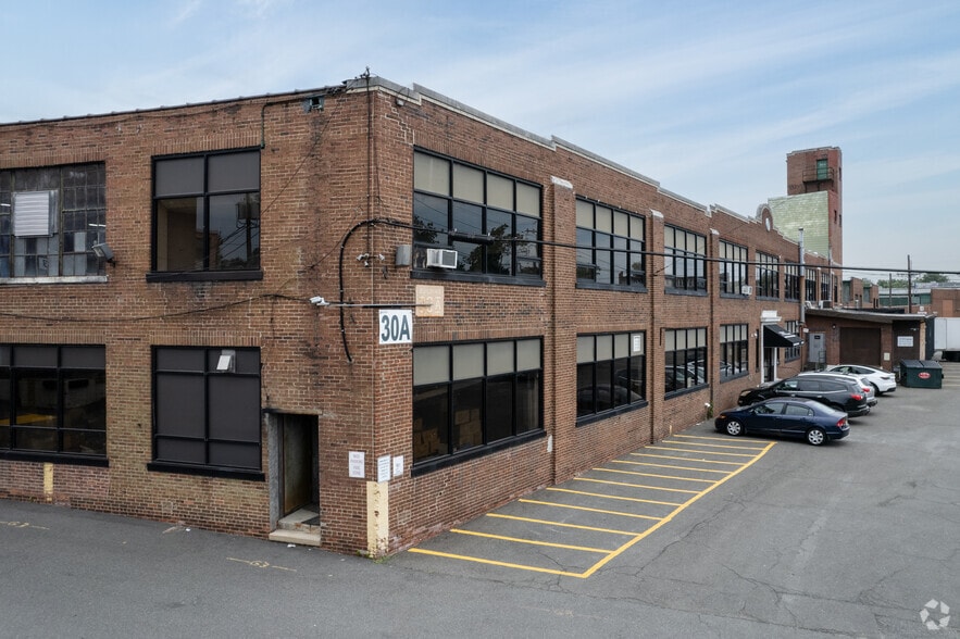 20-21 Wagaraw Rd, Fair Lawn, NJ for lease - Primary Photo - Image 1 of 4