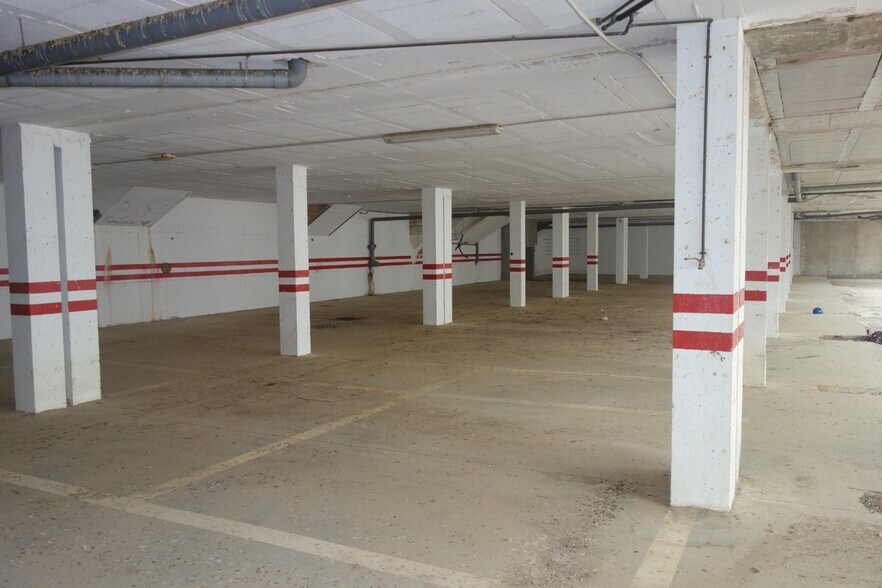 Retail in Herrera for sale - Building Photo - Image 2 of 13