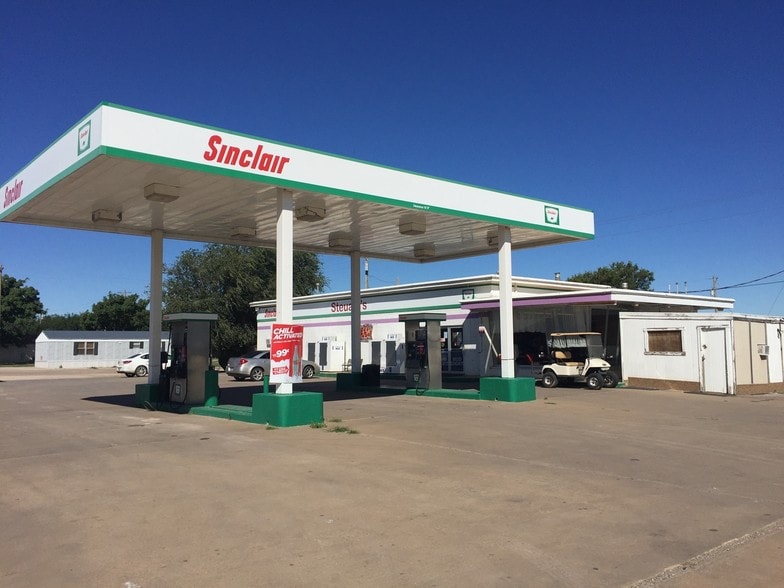 500 Broadway St, Fort Supply, OK 73841