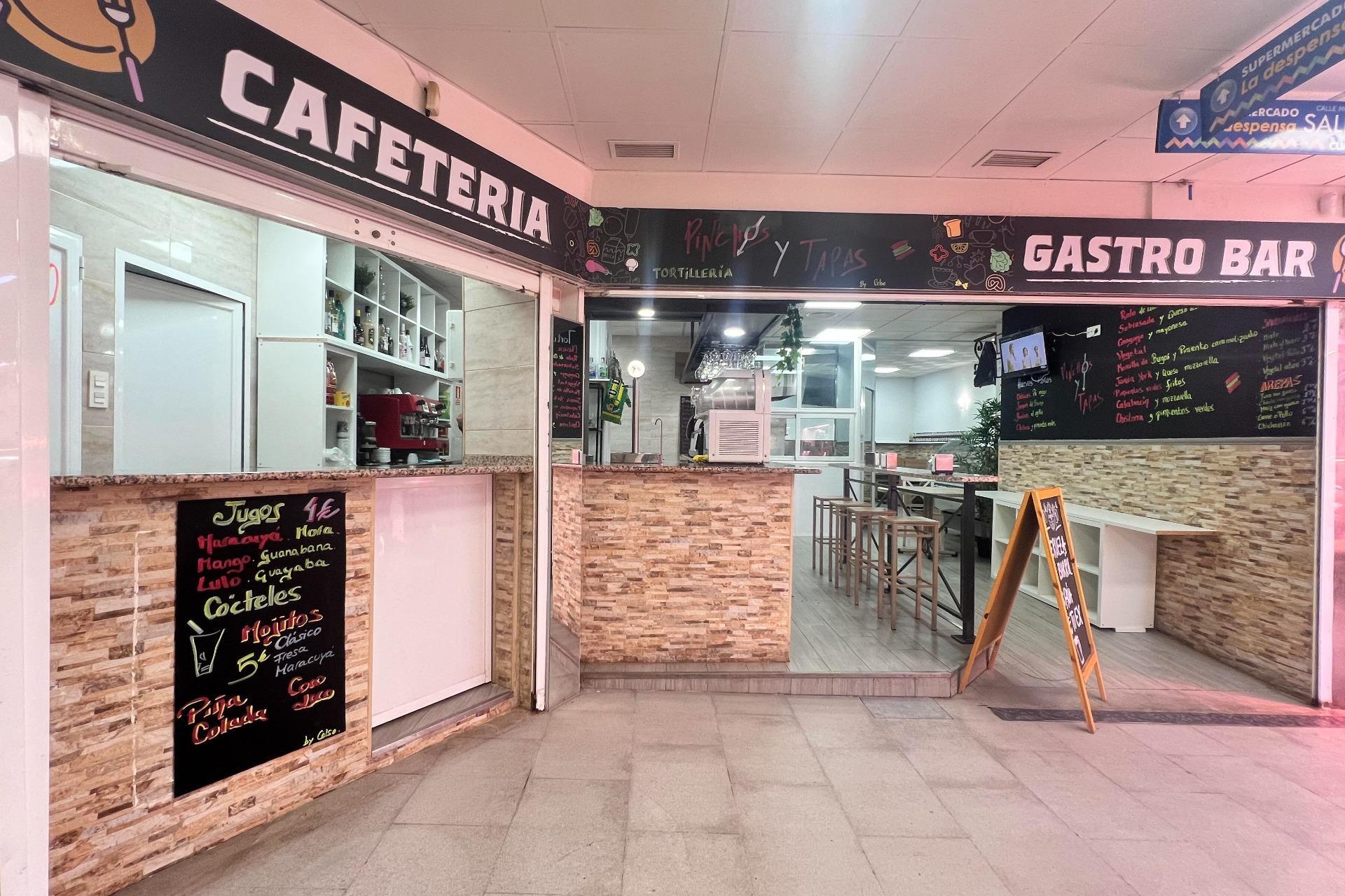 Retail in Móstoles, Madrid for lease Interior Photo- Image 1 of 7