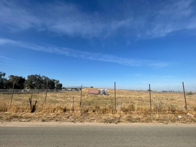 1 Krohn St, Madera, CA for sale - Primary Photo - Image 1 of 1