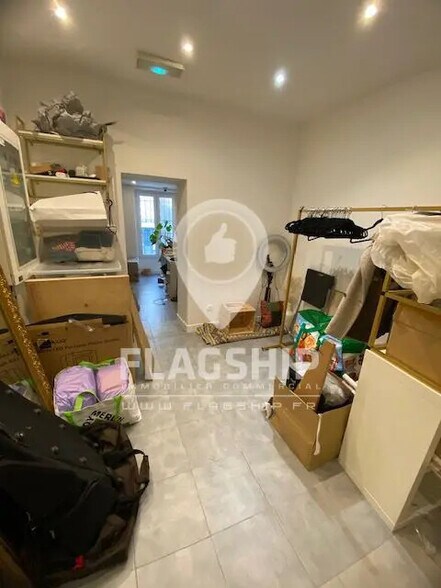 Retail in Levallois-Perret for lease - Interior Photo - Image 3 of 3