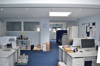 11 High St, Alton for lease Interior Photo- Image 2 of 4