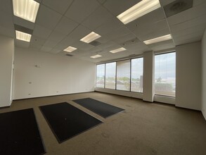 600 Holiday Plaza & 5101 Lincoln Highway Dr, Matteson, IL for lease Interior Photo- Image 2 of 5