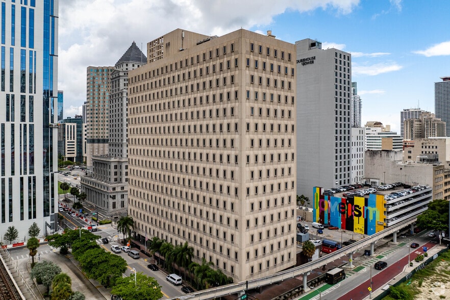 66-68 W Flagler St, Miami, FL for sale - Primary Photo - Image 1 of 21