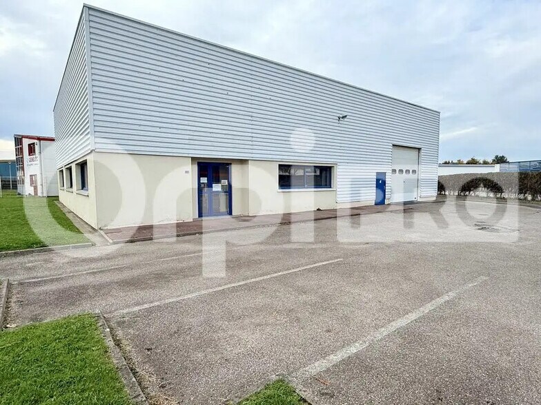 Flex in Montivilliers for lease - Building Photo - Image 2 of 11