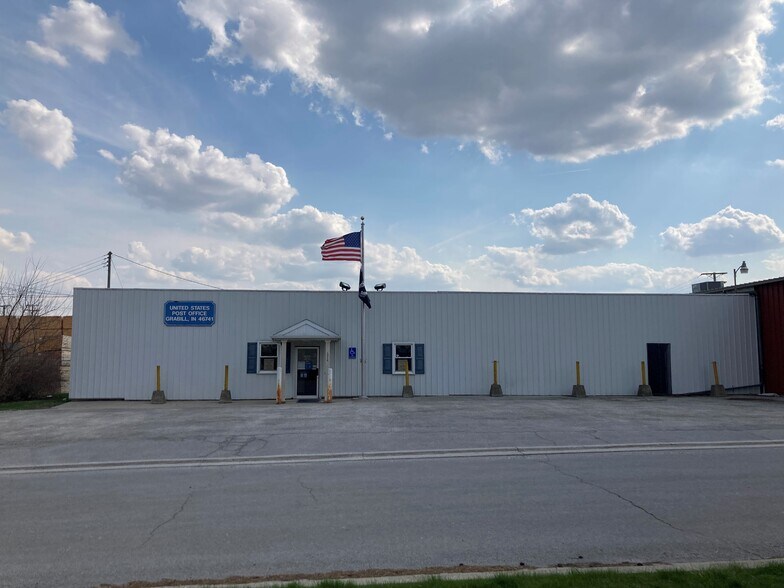 13716 3rd St, Grabill, IN for sale - Primary Photo - Image 1 of 1