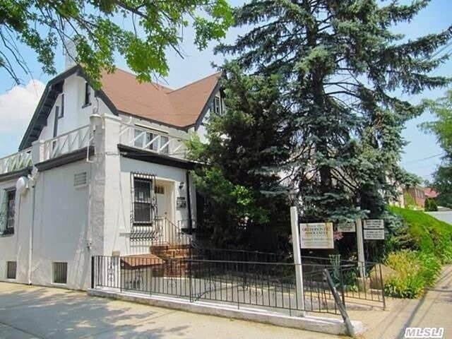 108-21 69th Rd, Forest Hills, NY for sale - Primary Photo - Image 1 of 1