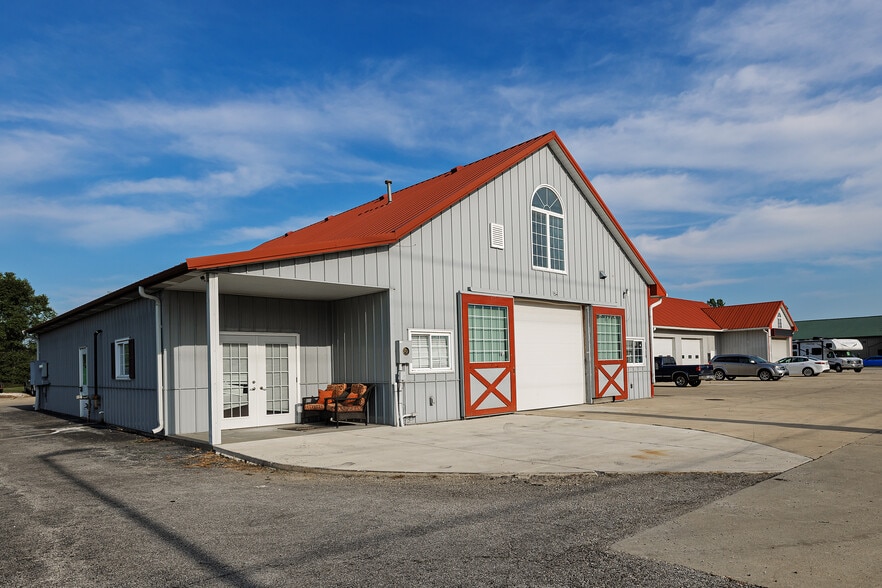 1518 S Dixon Rd, Kokomo, IN for sale - Building Photo - Image 3 of 19