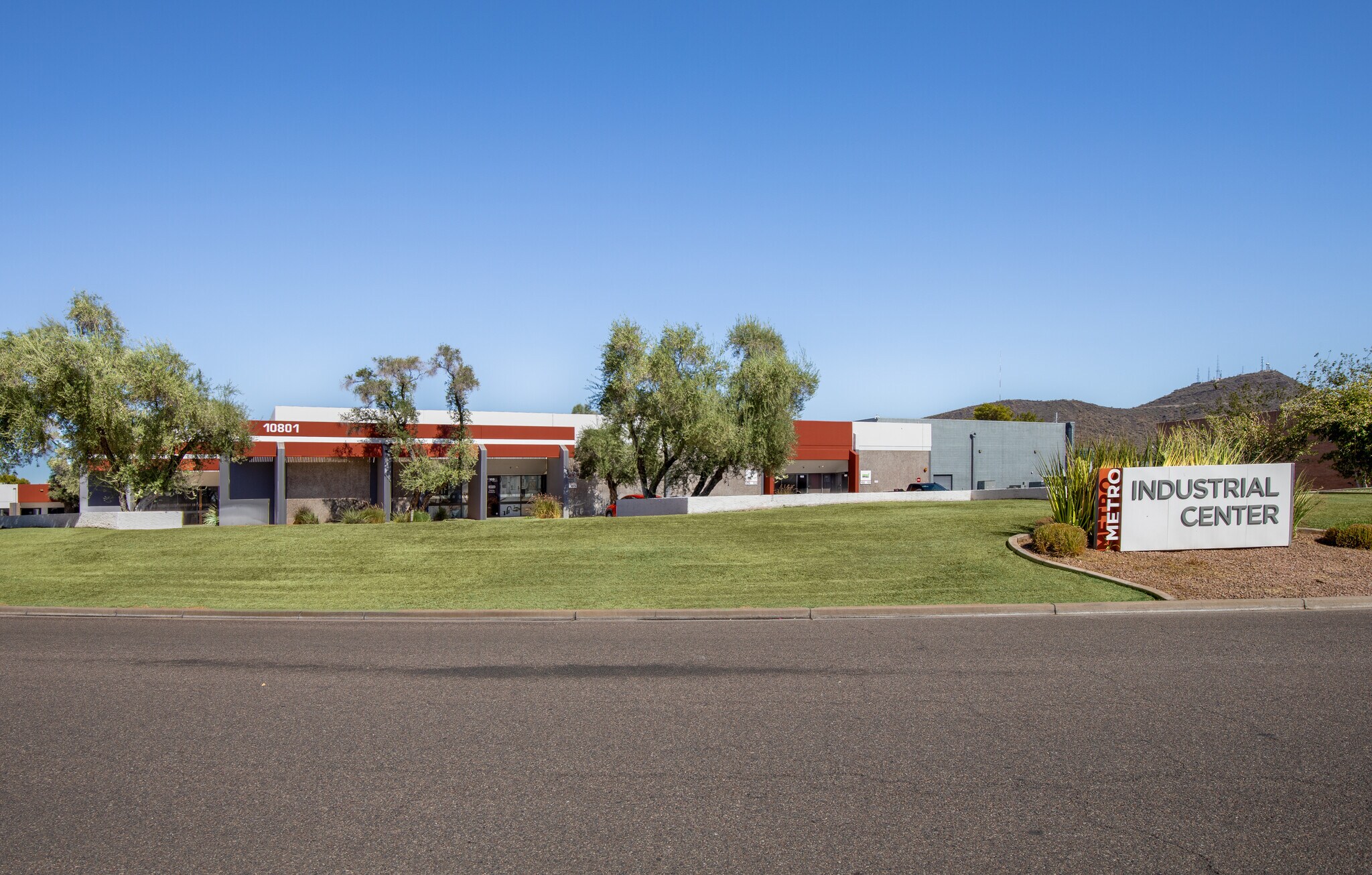 2329 W Mescal St, Phoenix, AZ for lease Building Photo- Image 1 of 8