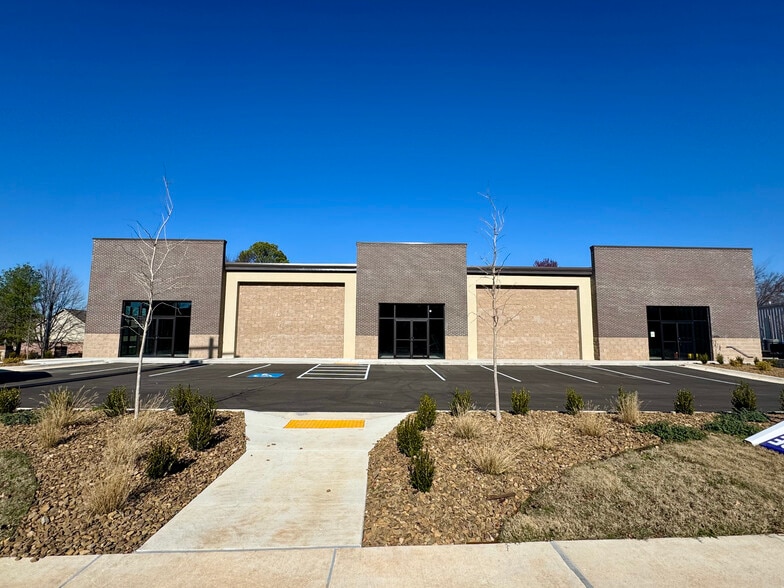 1496 Chester Ave, Springdale, AR for lease - Building Photo - Image 2 of 13
