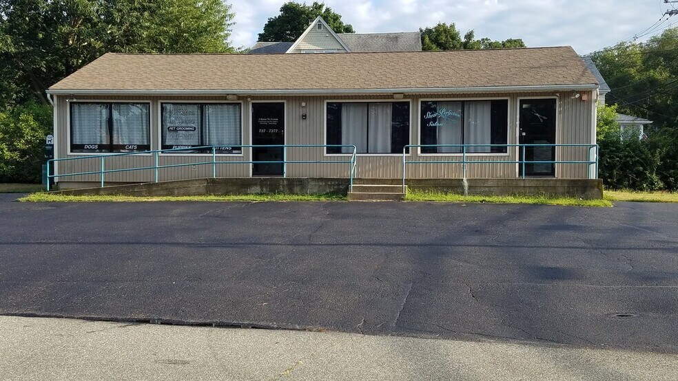 334 Warwick Neck Ave, Warwick, RI 02889