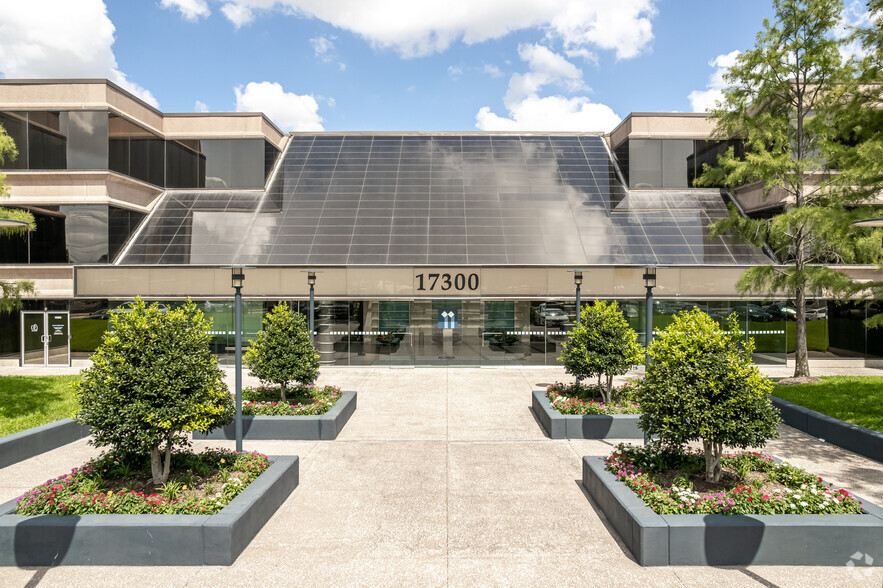 17300 N Dallas Pky, Dallas, TX for lease - Building Photo - Image 1 of 15