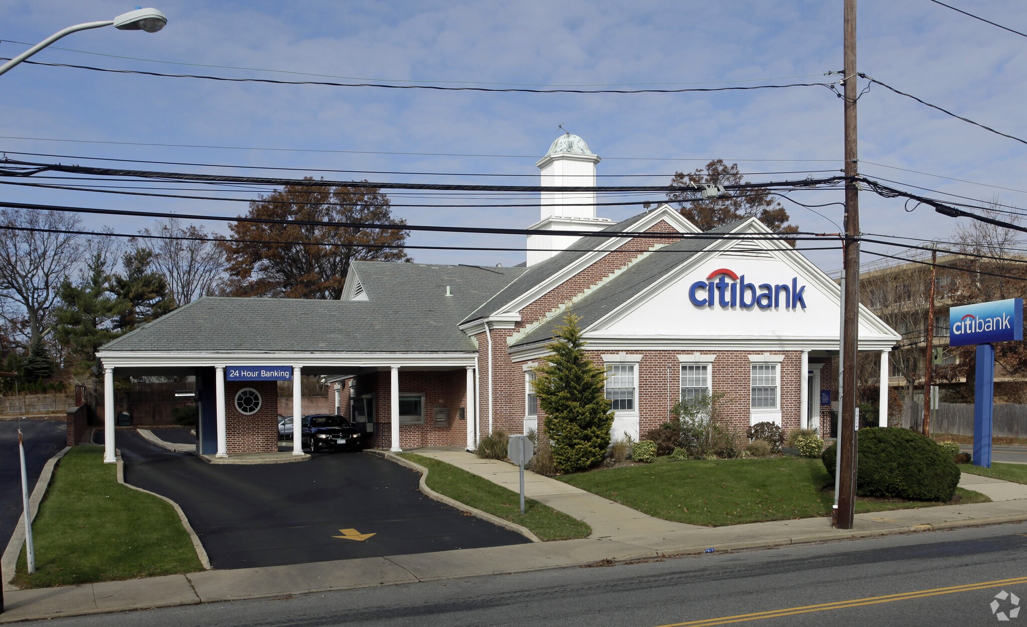 100 Sunnyside Blvd, Plainview, NY 11803 Citibank
