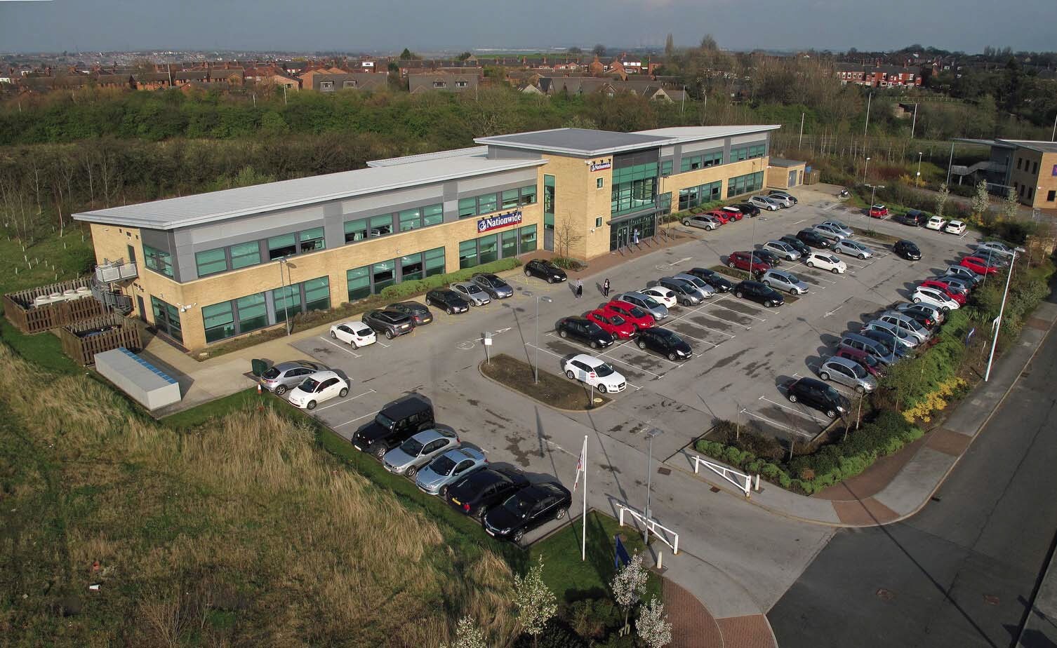 3 Red Hall Cres, Wakefield for lease Primary Photo- Image 1 of 7