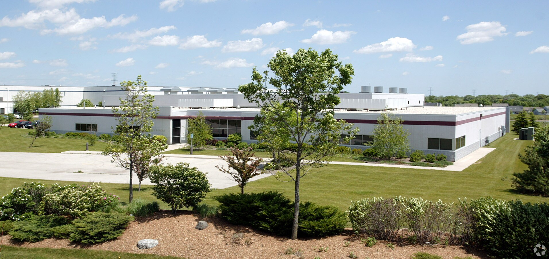 W165 N5800 Ridgewood Dr, Menomonee Falls, WI for sale Building Photo- Image 1 of 1