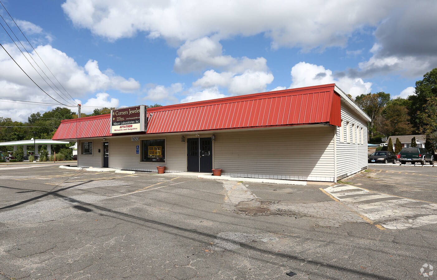 1650 Storrs Rd, Storrs Mansfield, CT 06268