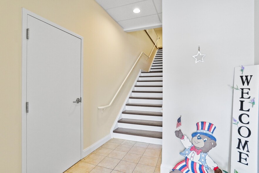 626 N Grant St, Waynesboro, PA for lease - Lobby - Image 3 of 19