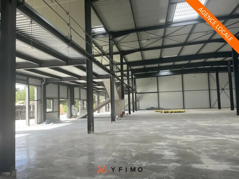 Flex in Morainvilliers for sale - Building Photo - Image 2 of 5