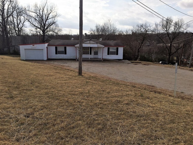 316 Alton Rd, Thayer, MO 65791