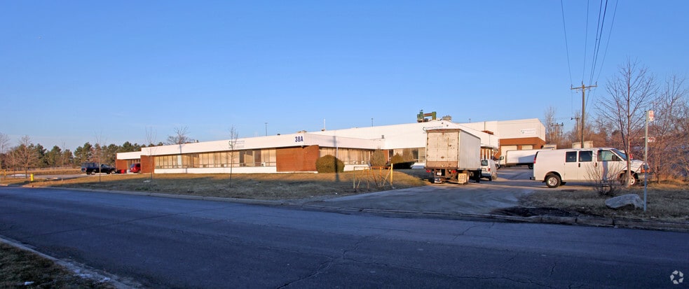 38 Metropolitan Rd, Toronto, ON for sale - Primary Photo - Image 1 of 1