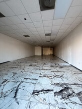 2104 S McColl Rd, Edinburg, TX for lease Interior Photo- Image 2 of 2