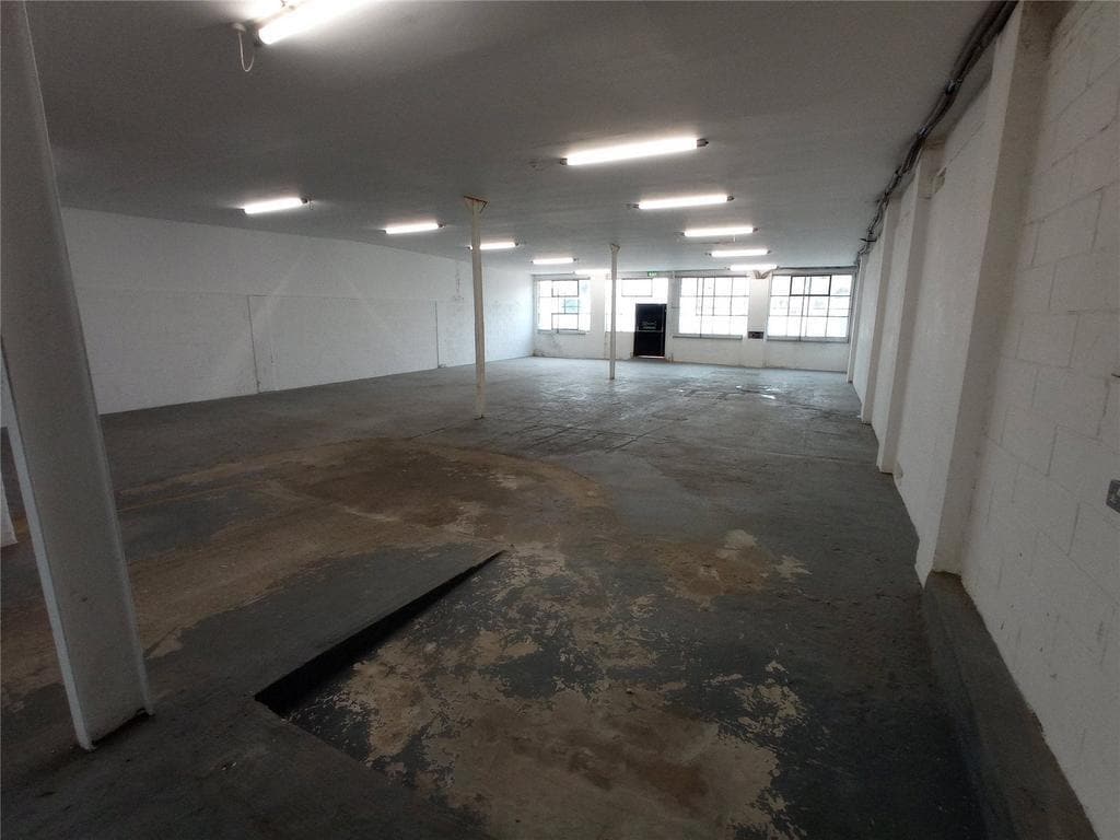 Princess Margaret Rd, Tilbury for lease Building Photo- Image 1 of 3