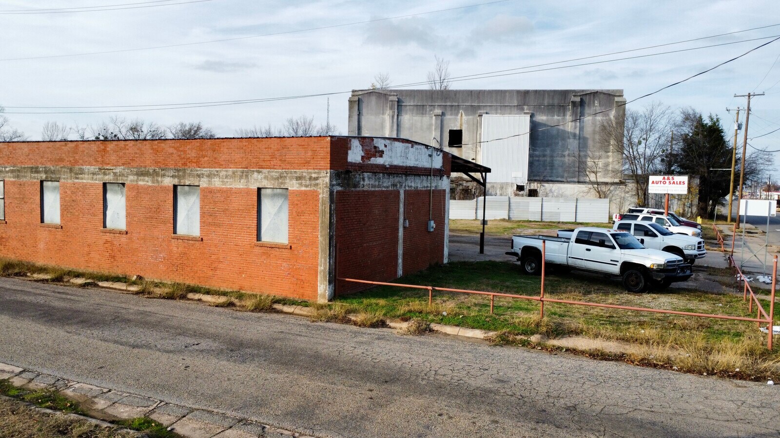 1121 N Main St, Paris, TX 75460 Commercial Property For Sale Paris TX