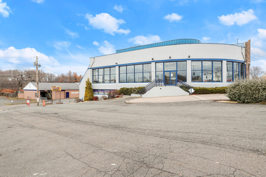 1 Boston Post Rd, Milford, CT for sale - Building Photo - Image 2 of 17