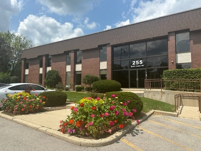 255 E Lake St, Bloomingdale, IL for lease - Building Photo - Image 1 of 21