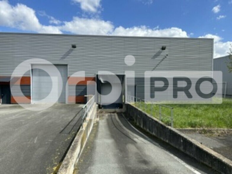 Flex in Gleizé for sale - Building Photo - Image 2 of 7
