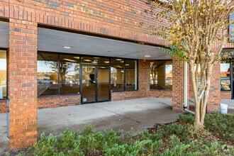11 Gateway Blvd S, Savannah, GA for lease Building Photo- Image 2 of 6