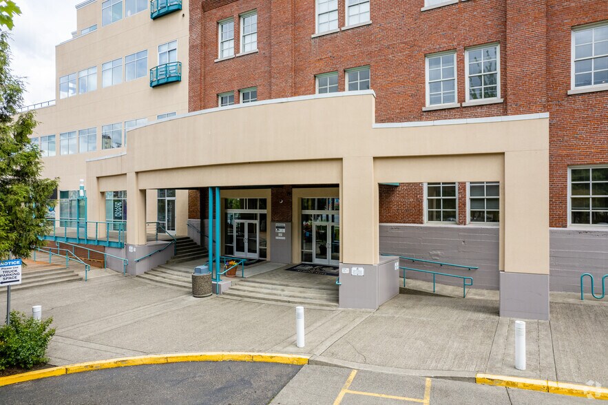 1200 NW Naito Pky, Portland, OR for lease - Building Photo - Image 3 of 8