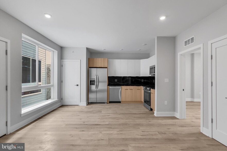 2937 Page St, Philadelphia, PA for sale - Building Photo - Image 2 of 7