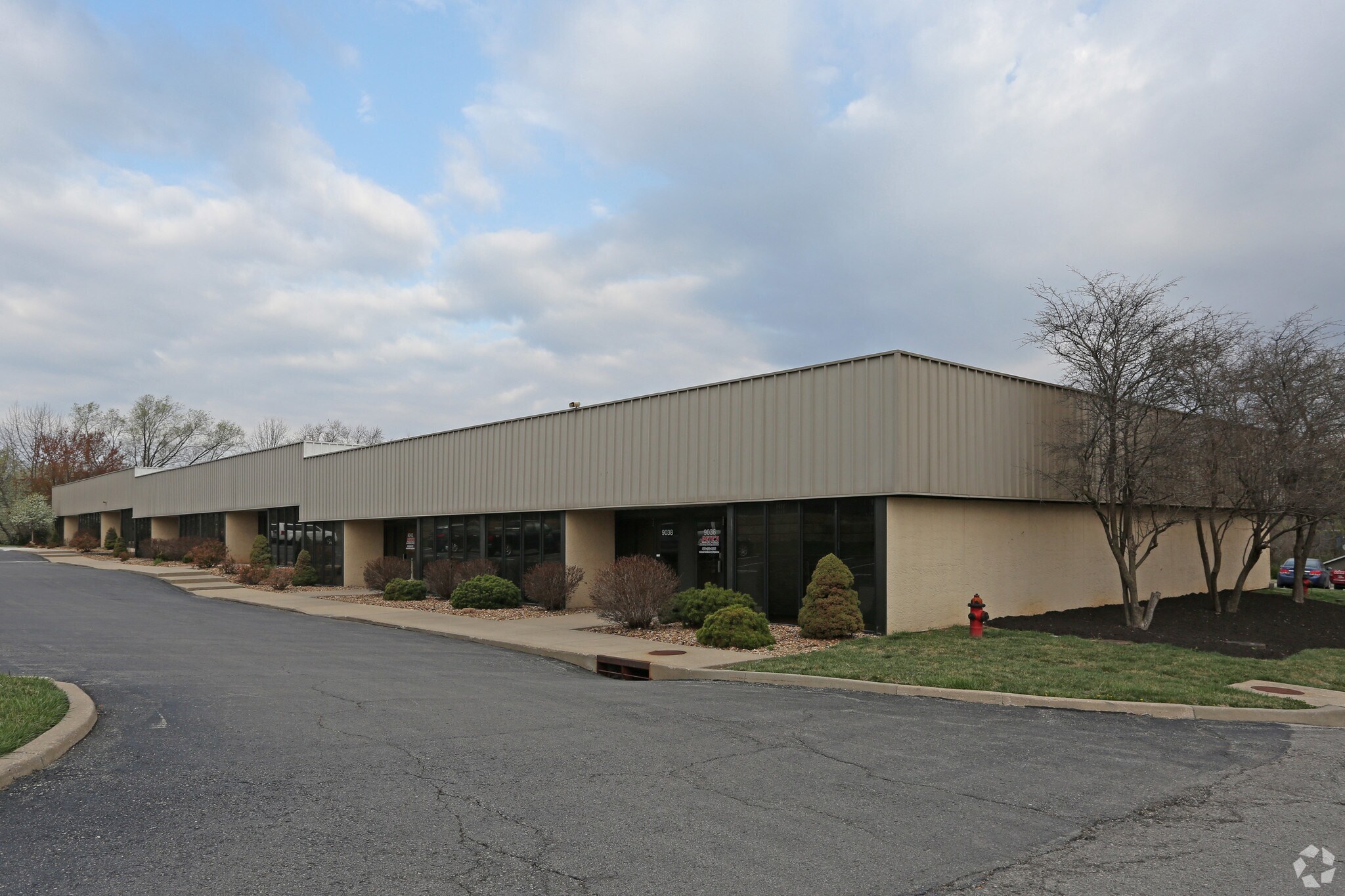 9036-9058 Parkhill Rd, Lenexa, KS for sale Primary Photo- Image 1 of 1