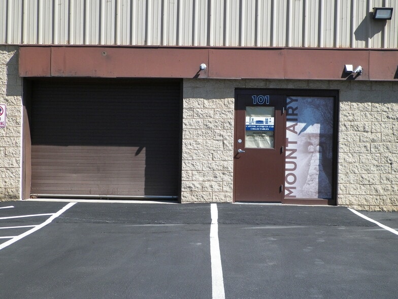 401 Center St, Mount Airy, MD for sale - Building Photo - Image 3 of 5