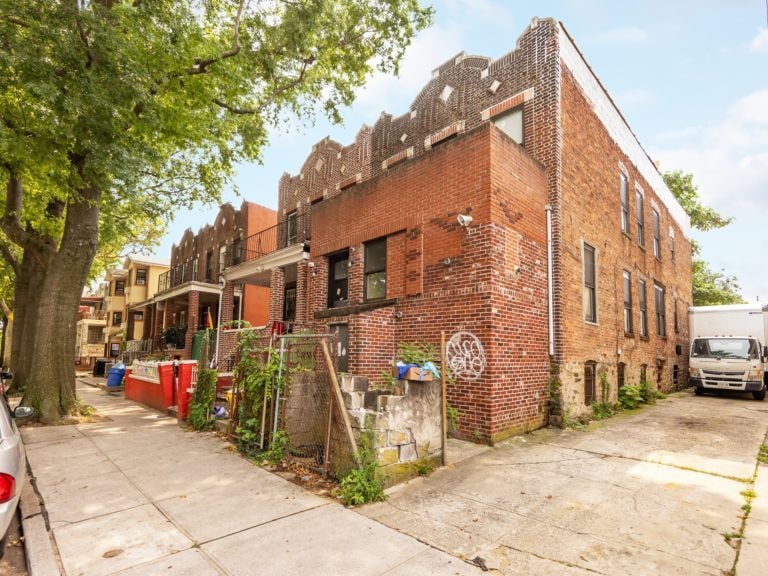 2022 Strauss St, Brooklyn, NY 11212