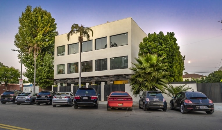 Cole Assemblage 716 & 726 Cole Ave portfolio of 2 properties for sale on LoopNet.com - Building Photo - Image 2 of 14