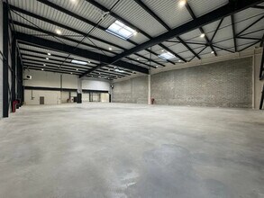 Flex in Saint-Ouen-l'Aumône for lease Interior Photo- Image 1 of 9