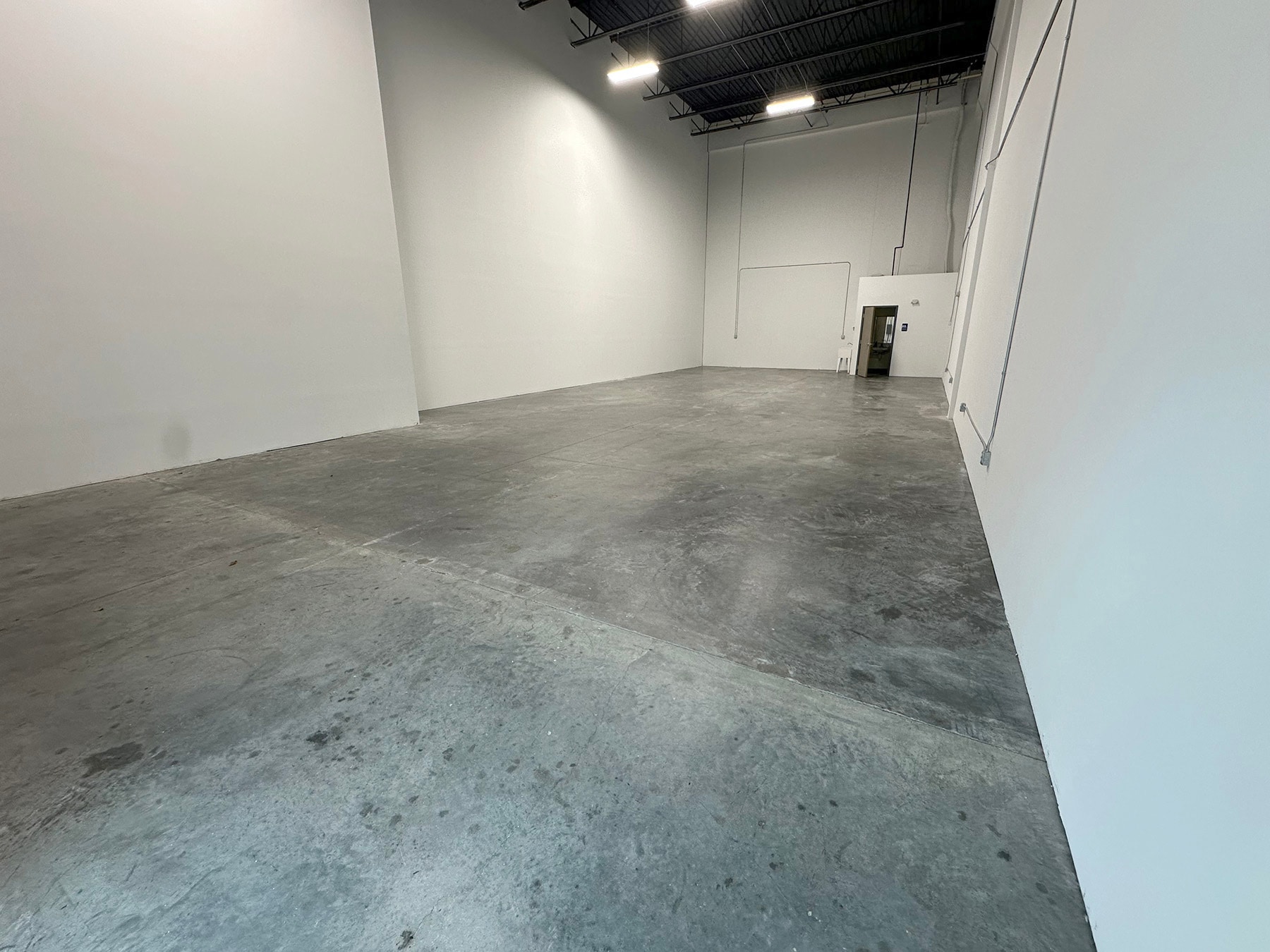 7814-7816 SW Jack James Dr, Stuart, FL for lease Interior Photo- Image 1 of 16