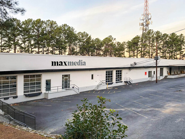 2160 Hills Ave NW, Atlanta, GA for lease - Building Photo - Image 1 of 7