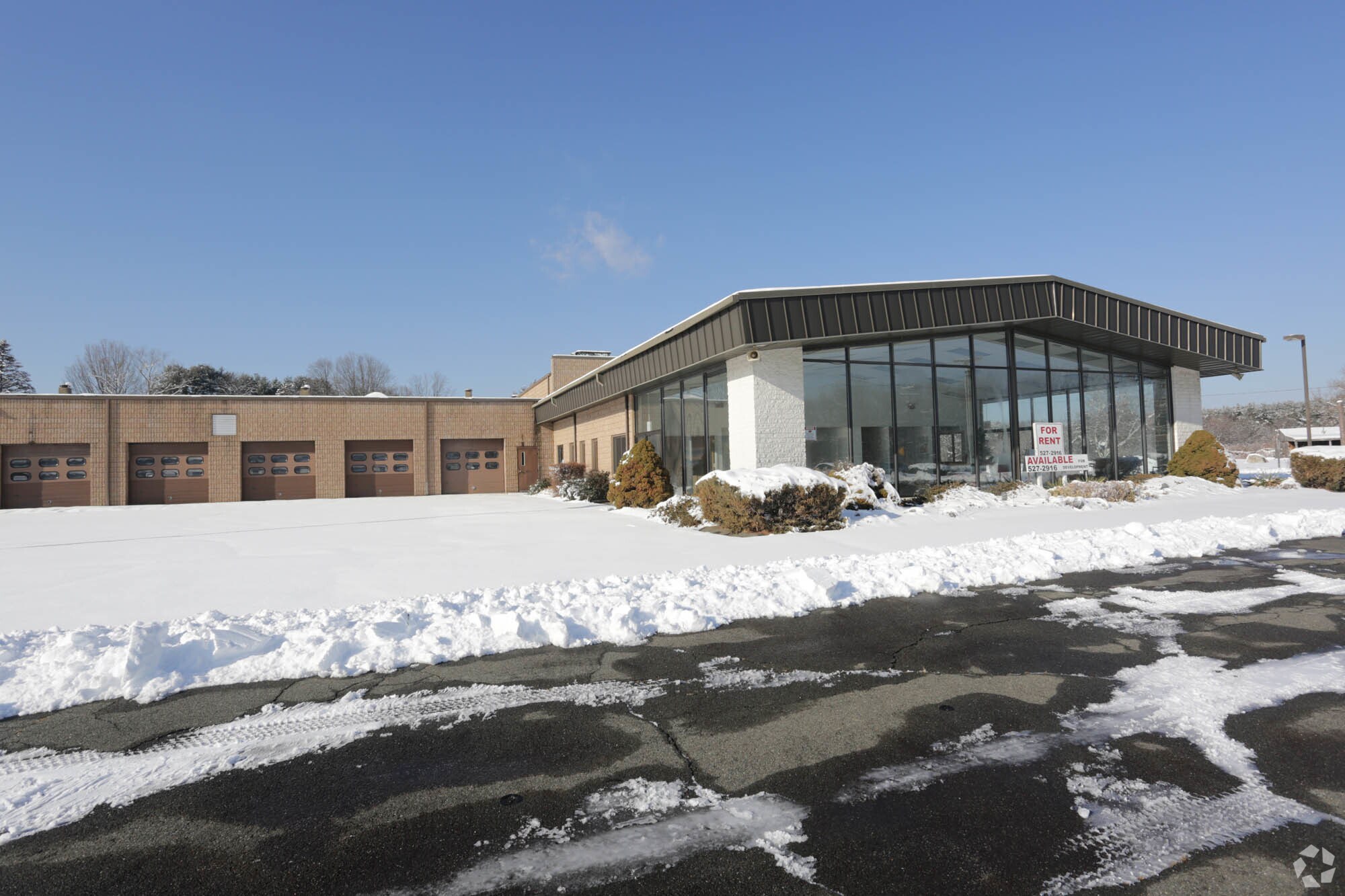 228 Northampton St, Easthampton, MA for sale Primary Photo- Image 1 of 1