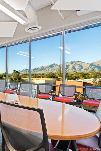 6400 E Grant Rd, Tucson, AZ for sale - Interior Photo - Image 3 of 9