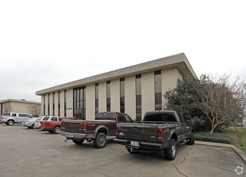 13405 Southwest Fwy, Sugar Land, TX for lease - Building Photo - Image 3 of 3