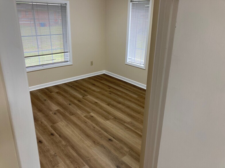 2913 Optimist Dr, Marianna, FL for sale - Interior Photo - Image 3 of 8