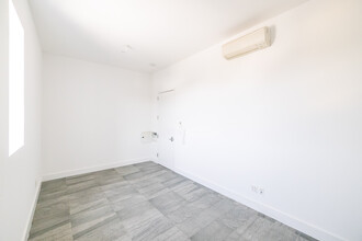 492 Throop Ave, Brooklyn, NY for lease Interior Photo- Image 2 of 5