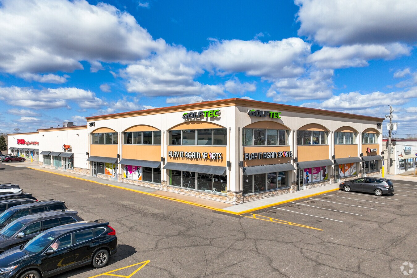 2575 N Fairview Ave, Roseville, MN 55113 Retail for Lease